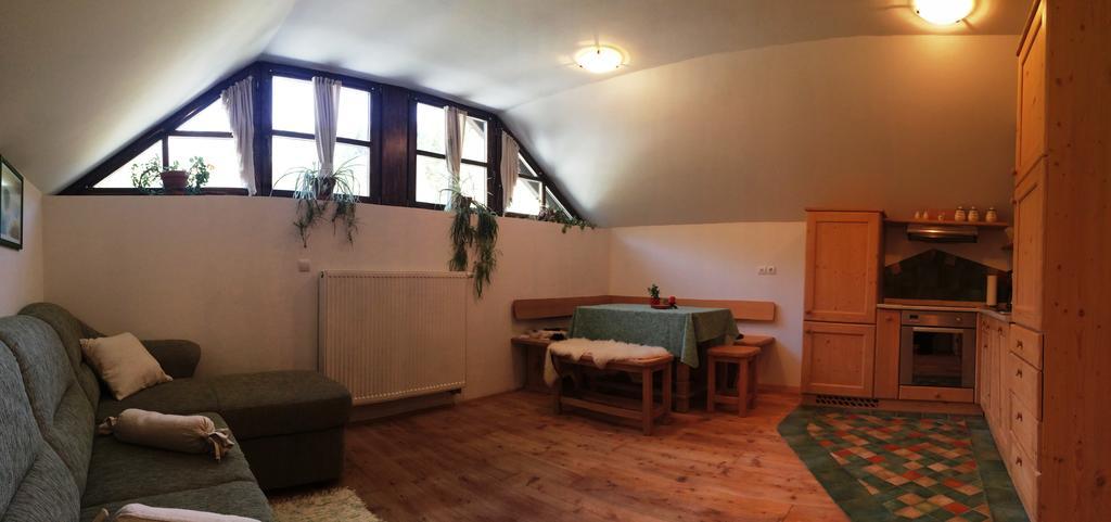 Apartments Pod Macesnovo Streho Solčava Екстериор снимка